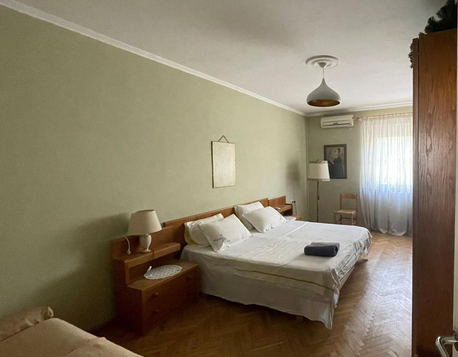 Vintage Apartment In Center Tirana Exterior foto